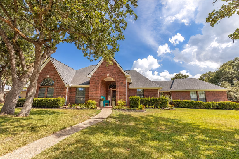 Photo 2 of 227 Briarwood Drive, Bellville, TX