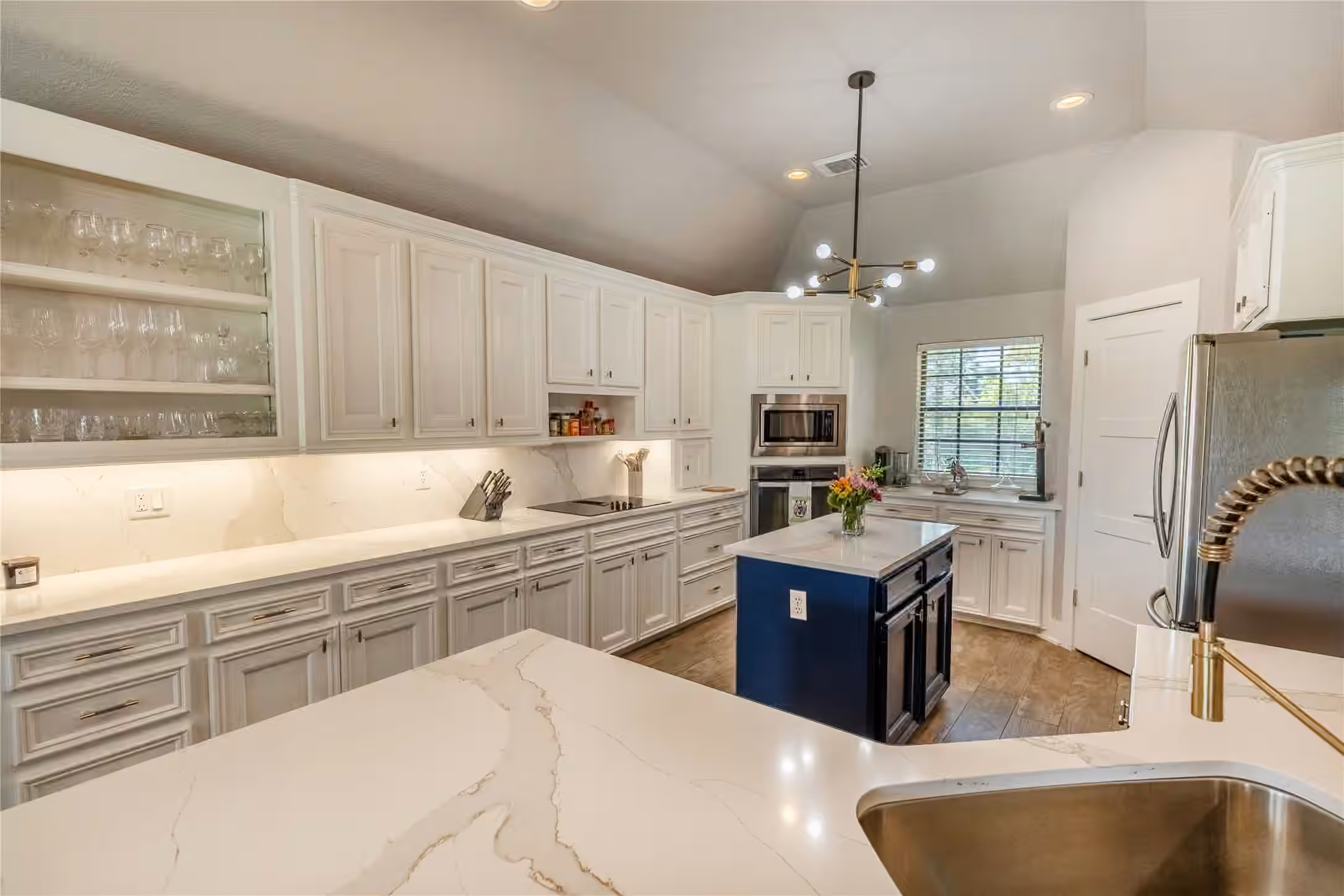 Photo 4 of 227 Briarwood Drive, Bellville, TX