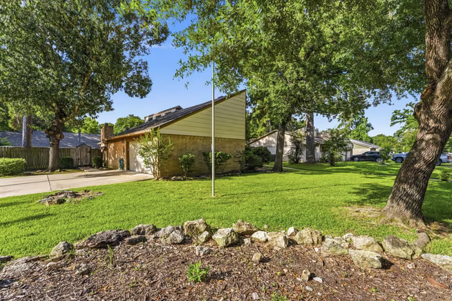 Photo 5 of 2718 Knollbrook Lane, Spring, TX