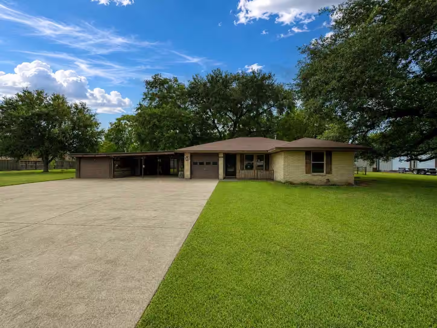 Photo 2 of 12711 Britt Road, Pearland, TX