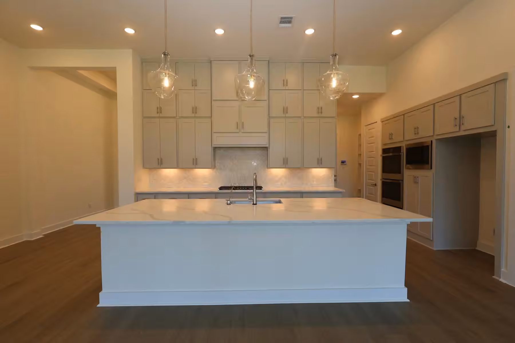 Photo 4 of 14323 Moonlit Creek Court, Montgomery, TX