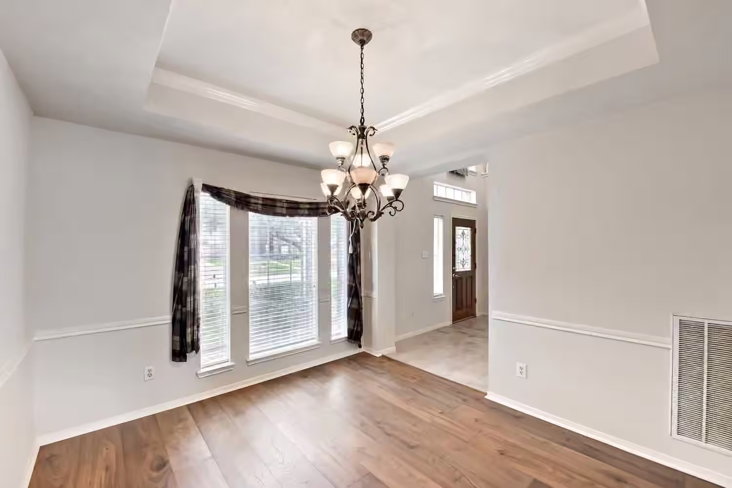 Photo 5 of 2513 La Rochelle Court, Seabrook, TX