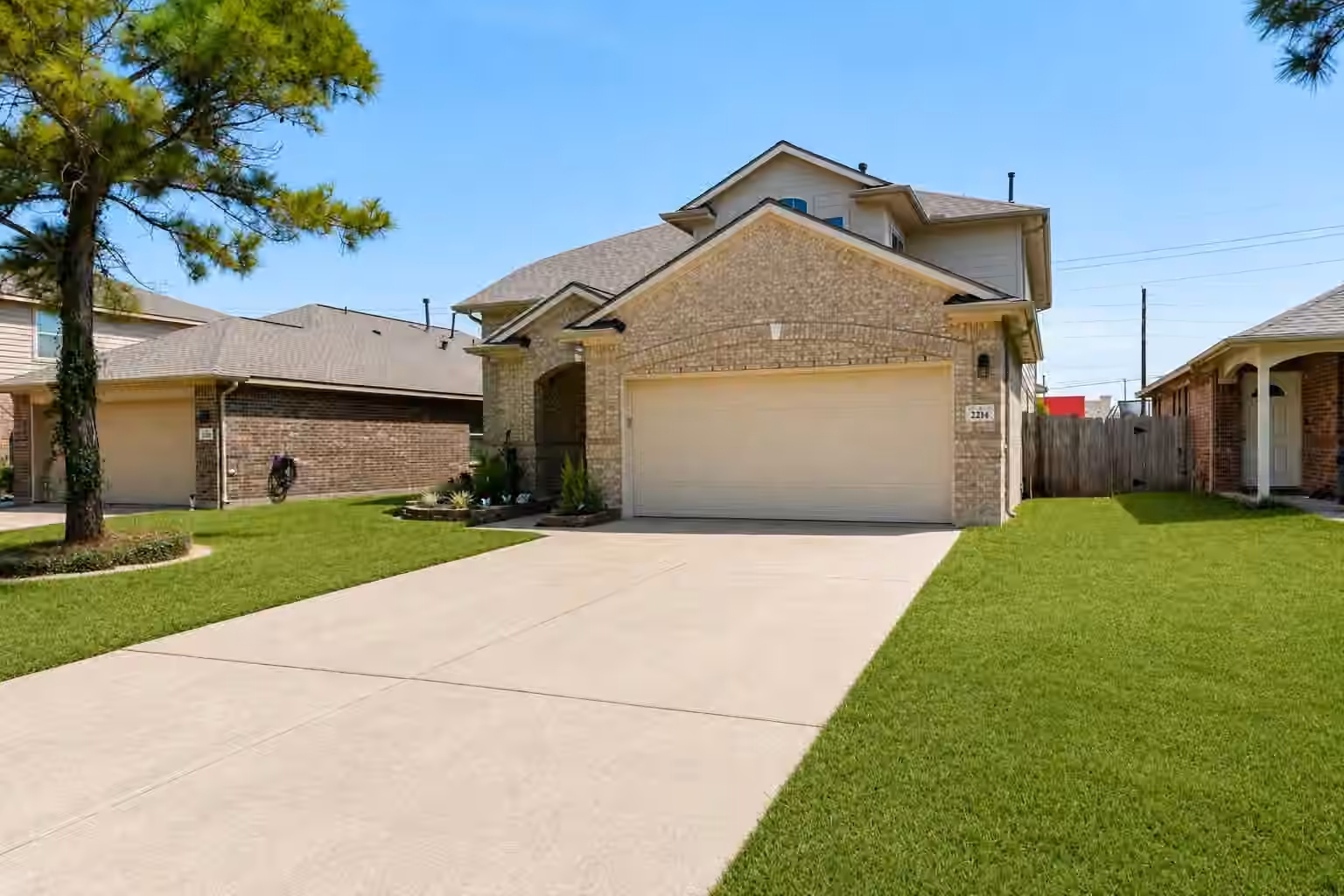 Photo 3 of 2214 Sterling Oaks Drive, Rosharon, TX