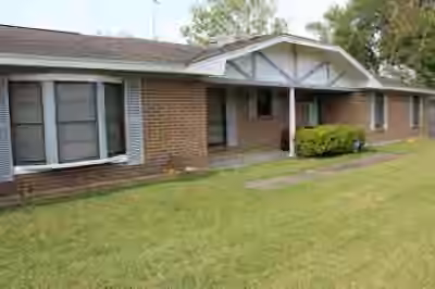 Photo 2 of 300 E Austin Avenue, Palacios, TX
