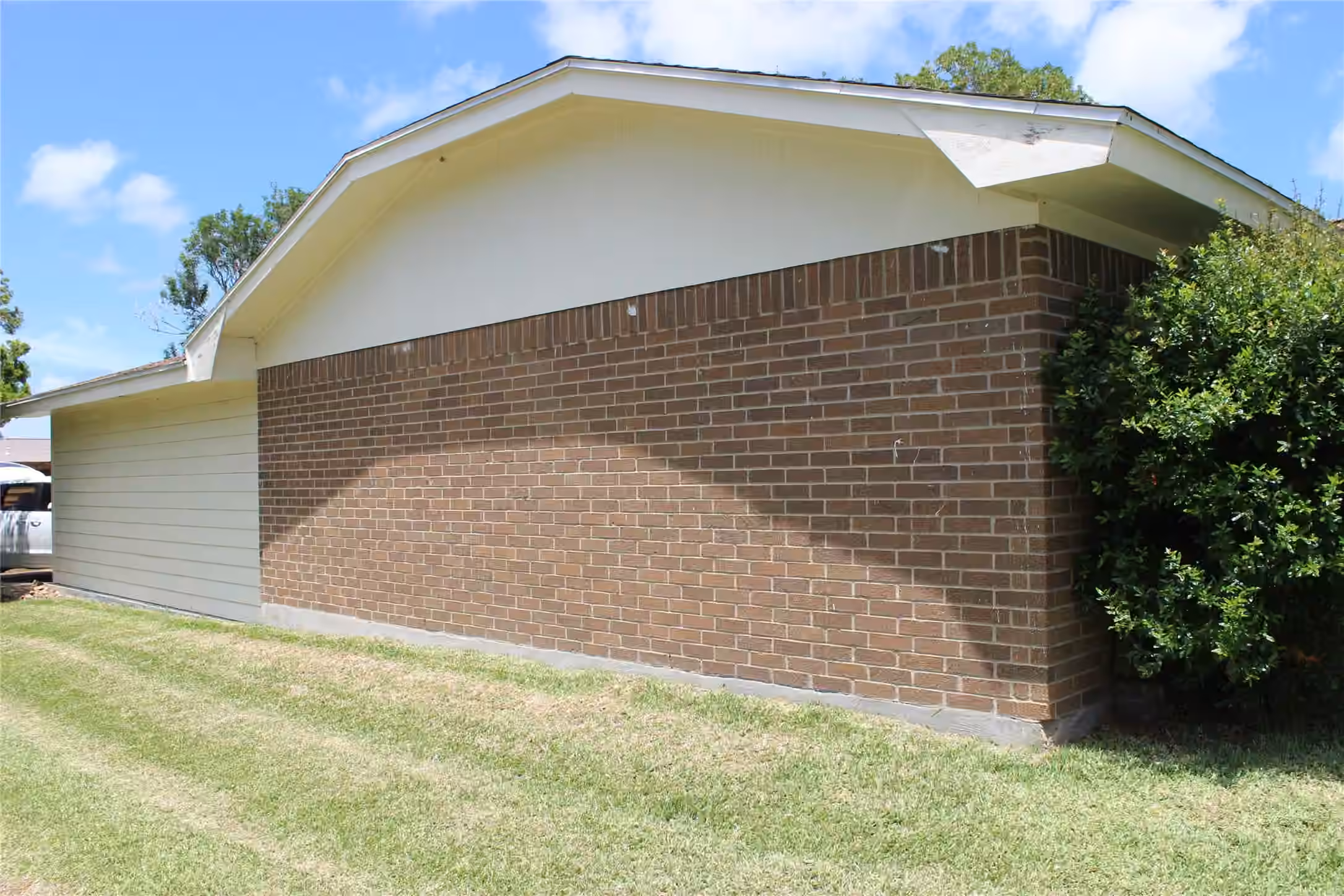 Photo 3 of 300 E Austin Avenue, Palacios, TX