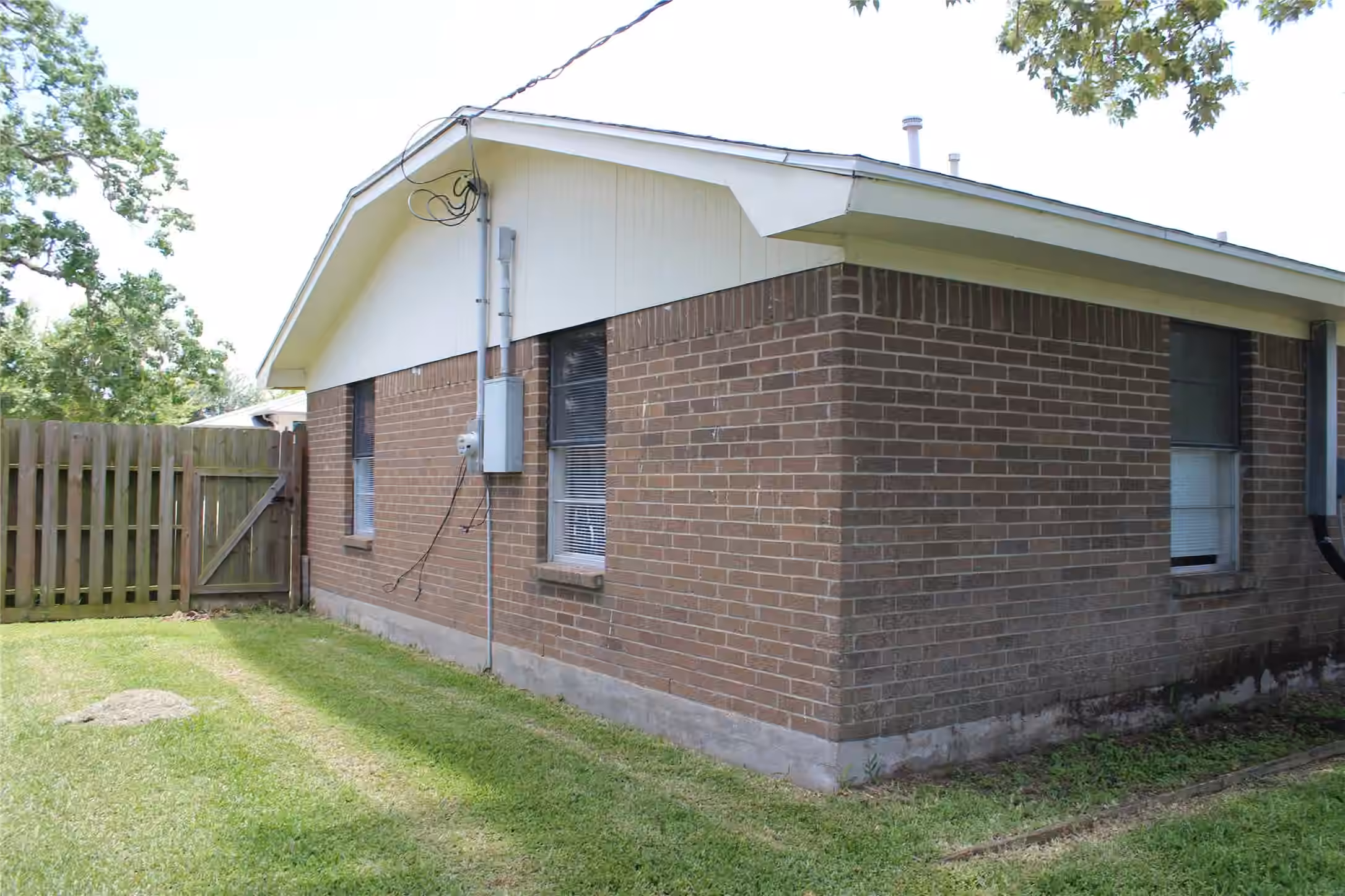 Photo 6 of 300 E Austin Avenue, Palacios, TX