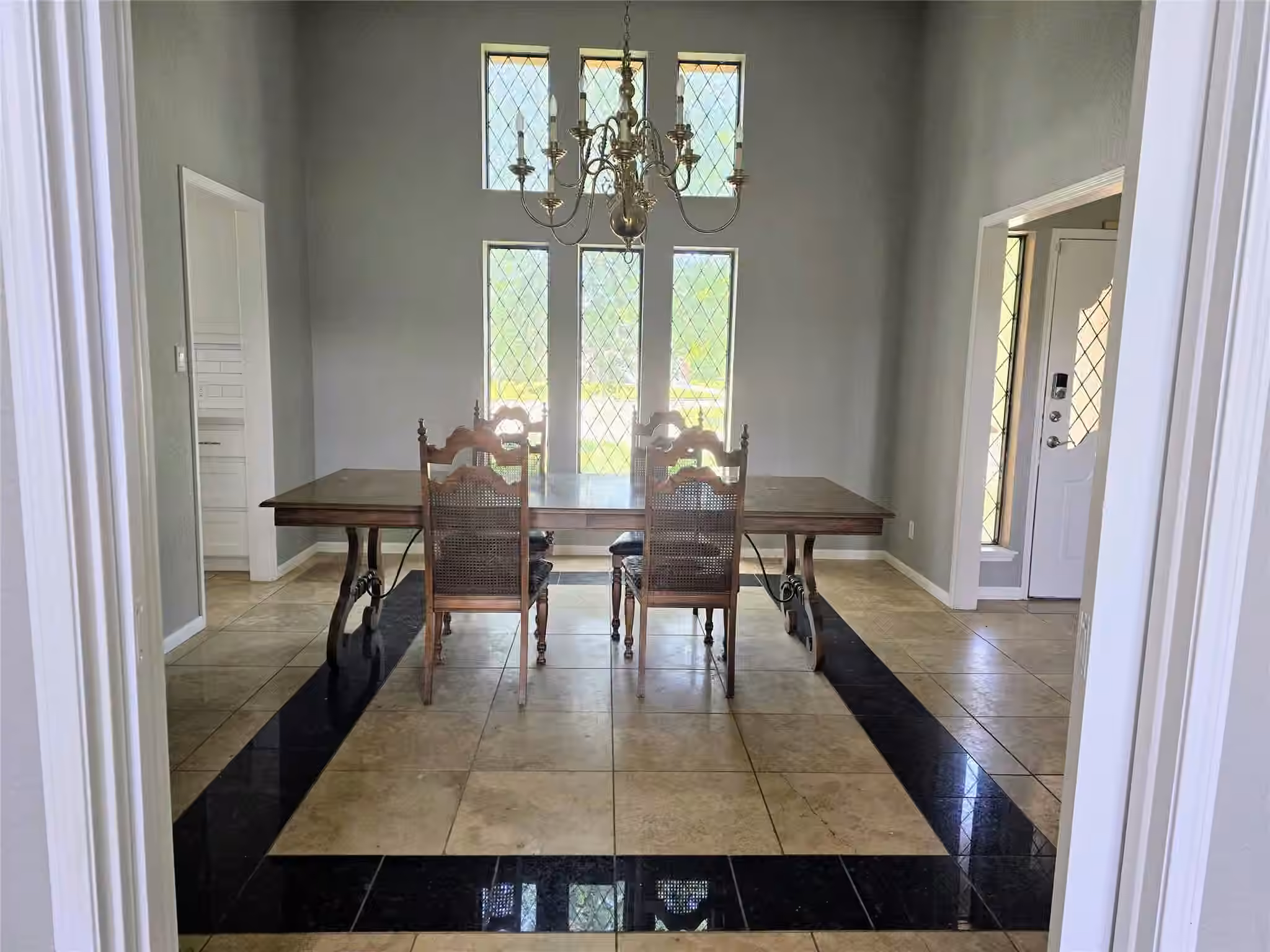 Photo 4 of 7244 Edgewater Drive, Willis, TX