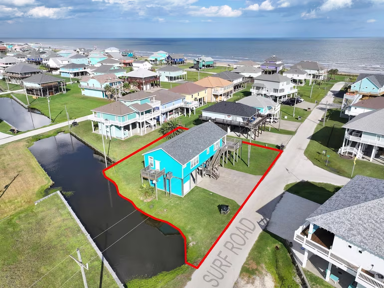 Photo 7 of 936 Surf Road, Crystal Beach, TX