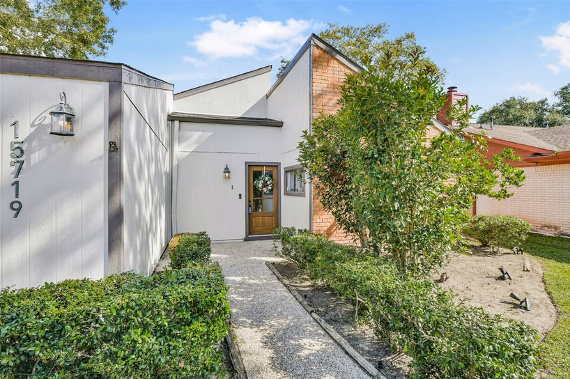 Photo 3 of 15719 Stonehaven Drive, Houston, TX
