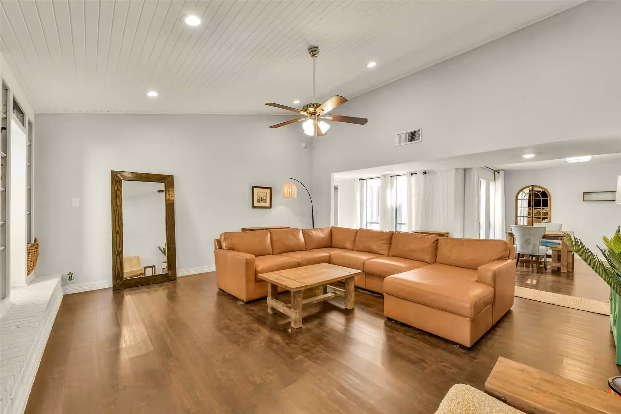 Photo 7 of 15719 Stonehaven Drive, Houston, TX