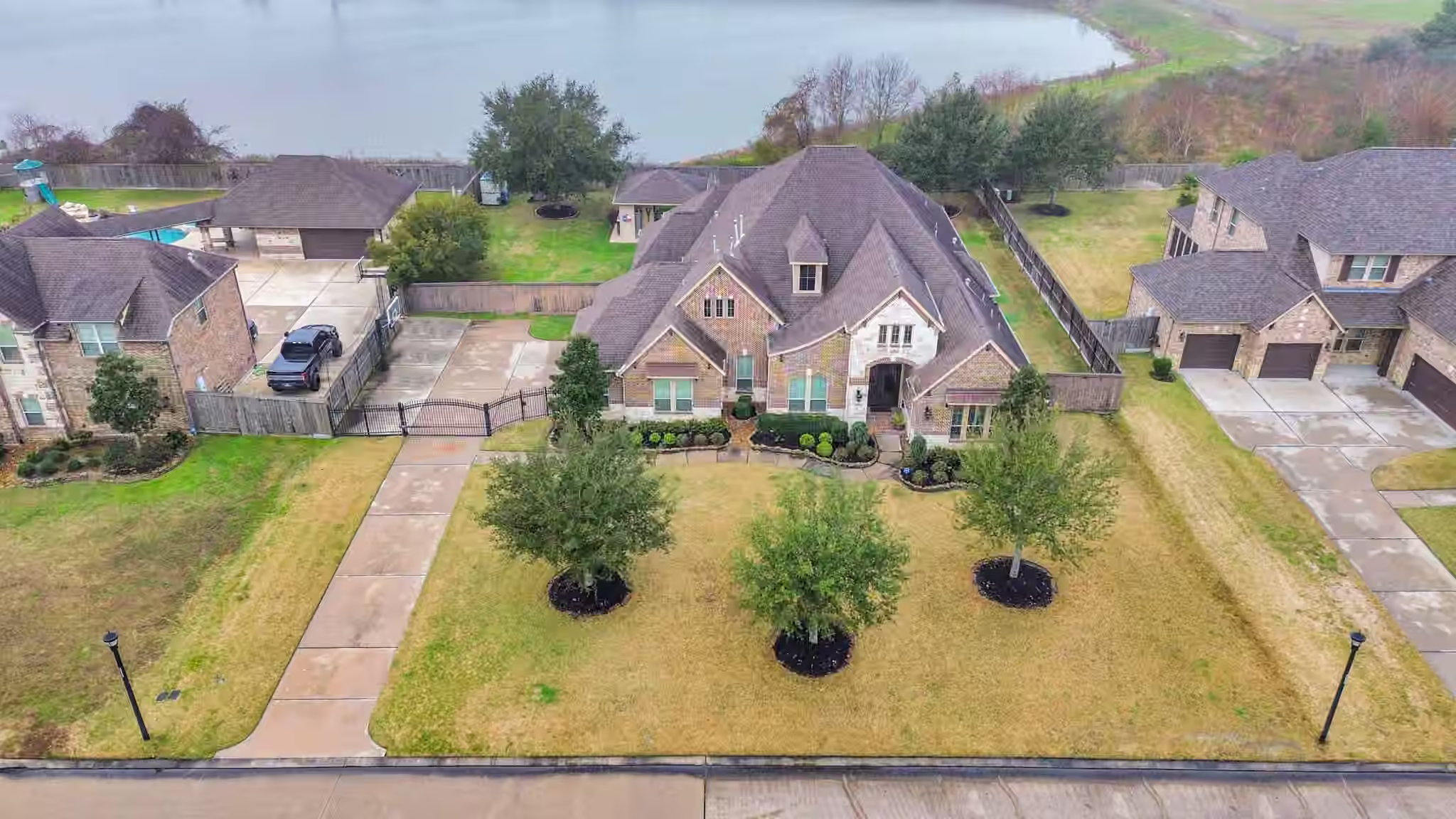 Photo 2 of 17819 COUNTRY COVE, Cypress, TX