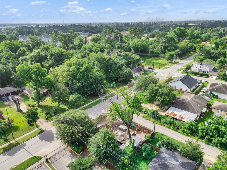 Photo 5 of 5915 Knox Street, Houston, TX