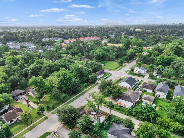 Photo 7 of 5915 Knox Street, Houston, TX