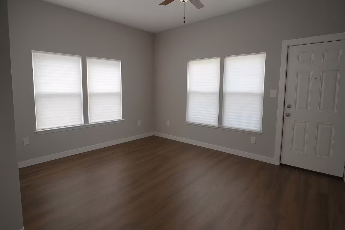 Photo 7 of 4212 Avenue Q 1/2 Street, Galveston, TX