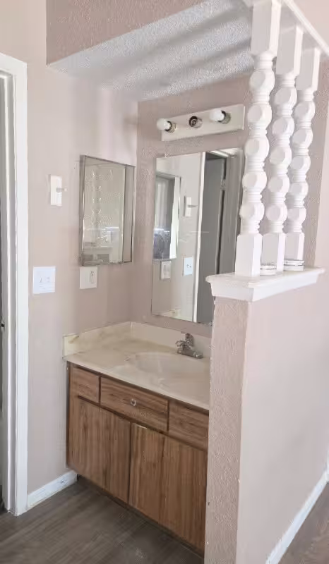 Photo 6 of 250 El Dorado 296, Webster, TX