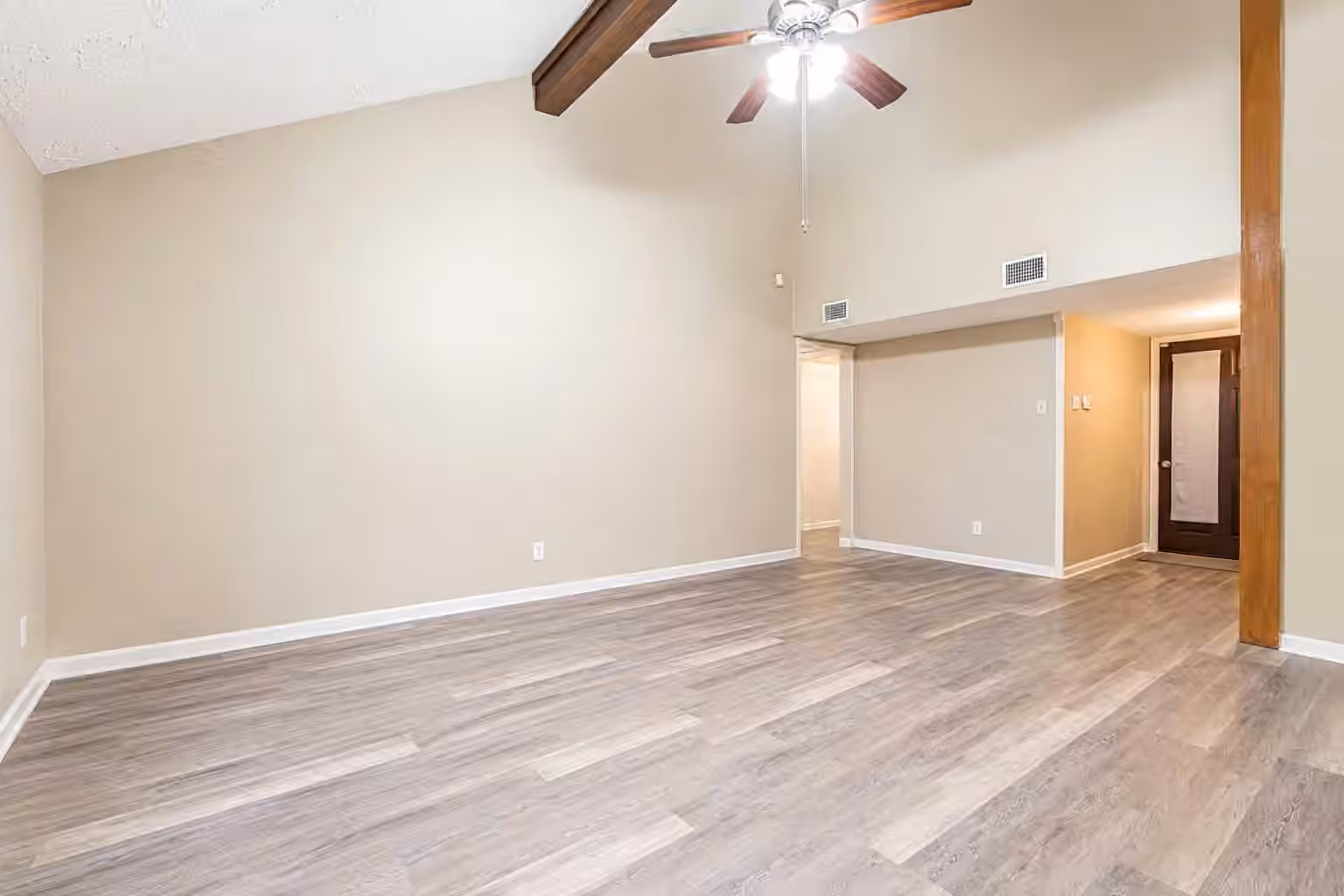 Photo 3 of 11623 Lennington Lane, Houston, TX