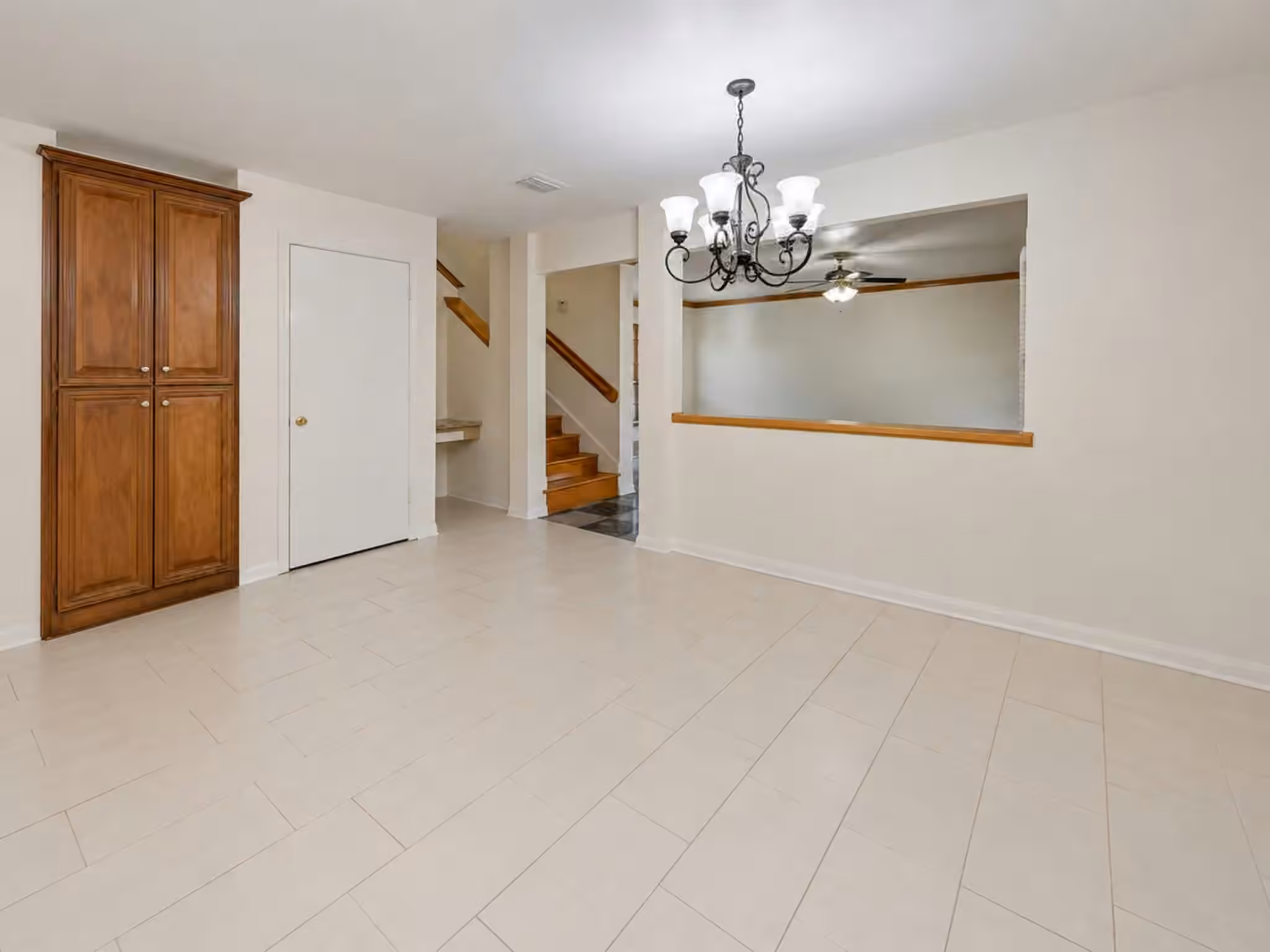 Photo 5 of 16131 Canaridge Drive, Houston, TX