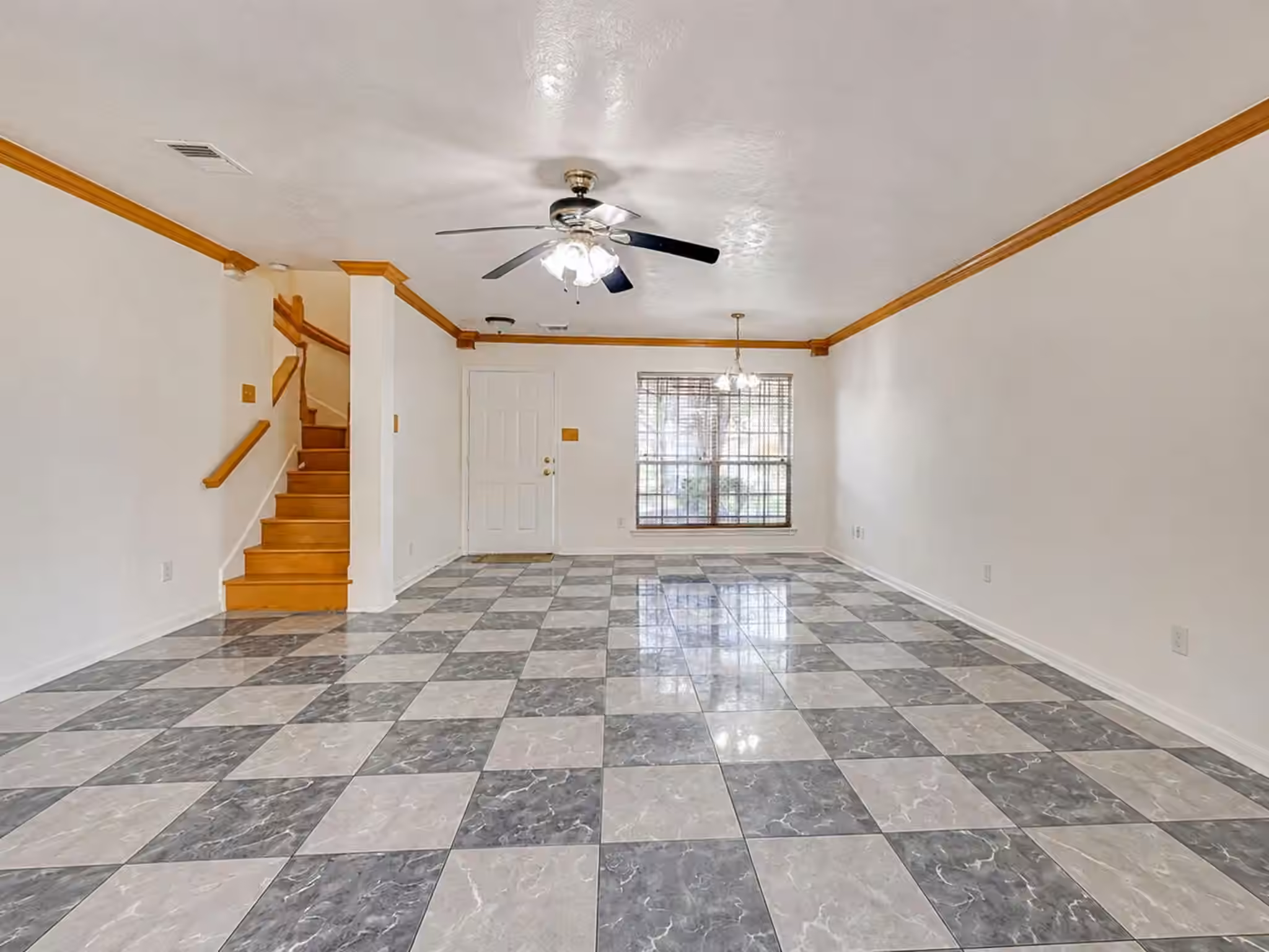 Photo 7 of 16131 Canaridge Drive, Houston, TX