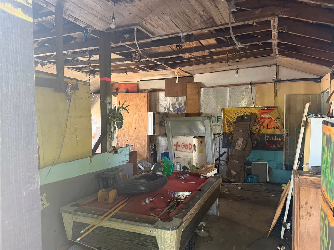 Photo 4 of 1215 Perryman Avenue, Palacios, TX