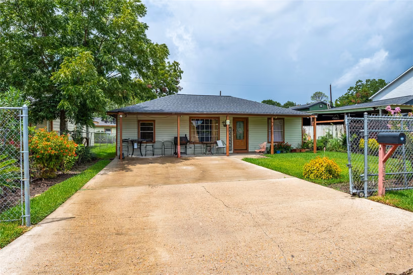 Photo of 4937 Bataan Road, Houston, TX
