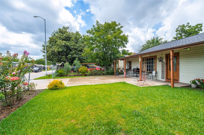 Photo 4 of 4937 Bataan Road, Houston, TX