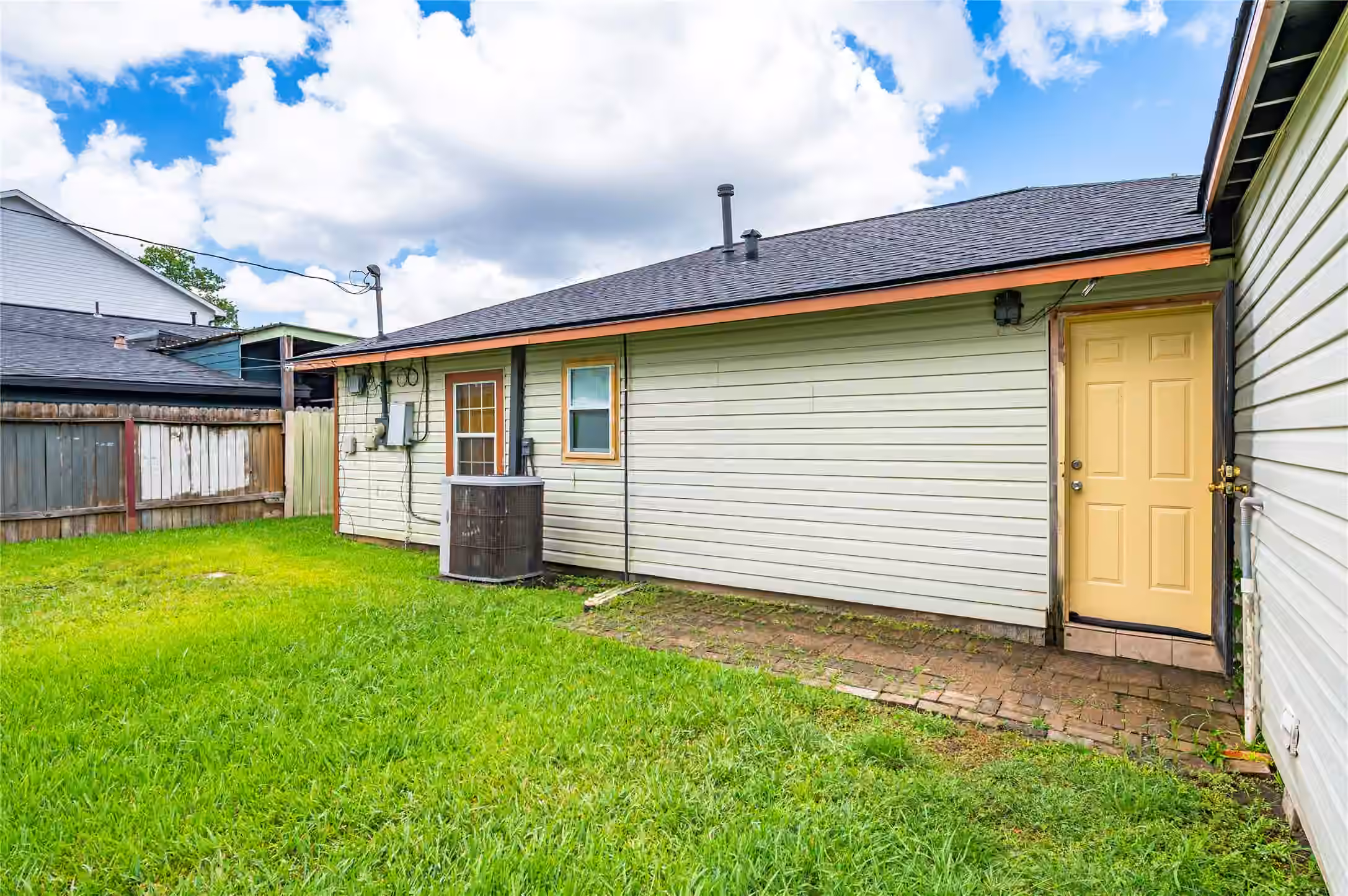 Photo 7 of 4937 Bataan Road, Houston, TX
