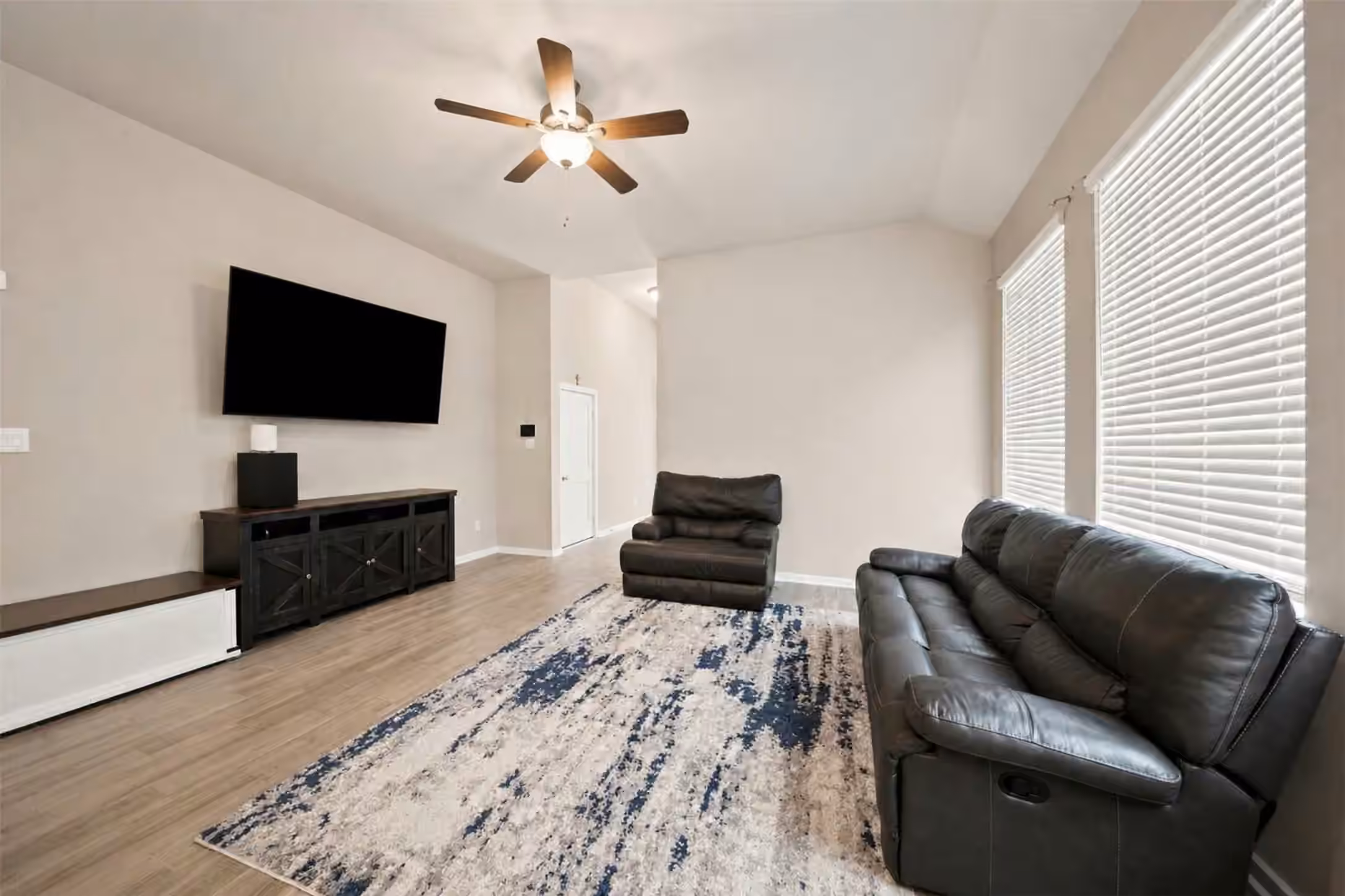 Photo 7 of 13025 Ocean Breeze Lane, La Marque, TX