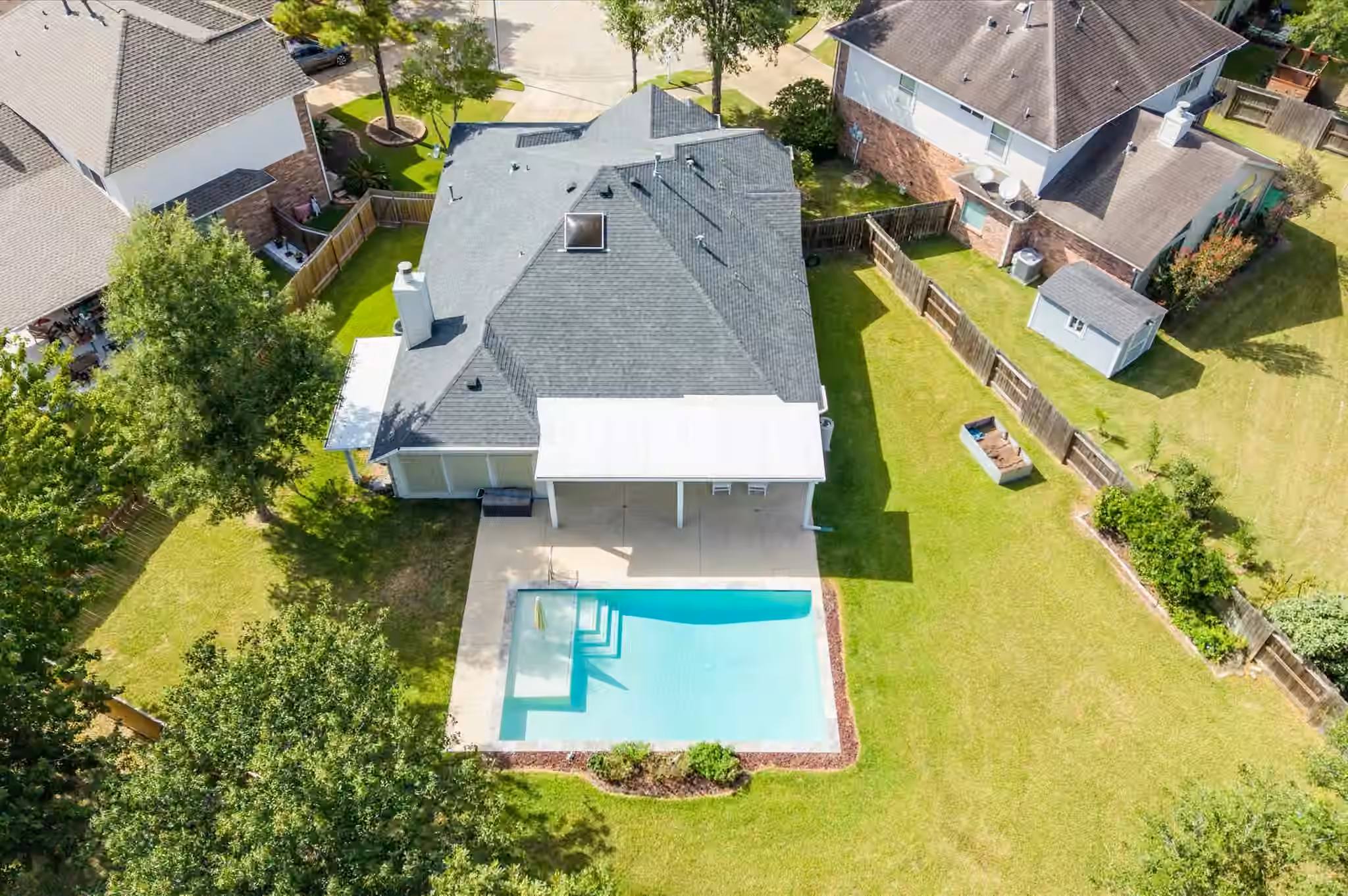 Photo 2 of 2615 Easton Springs Court, Pearland, TX