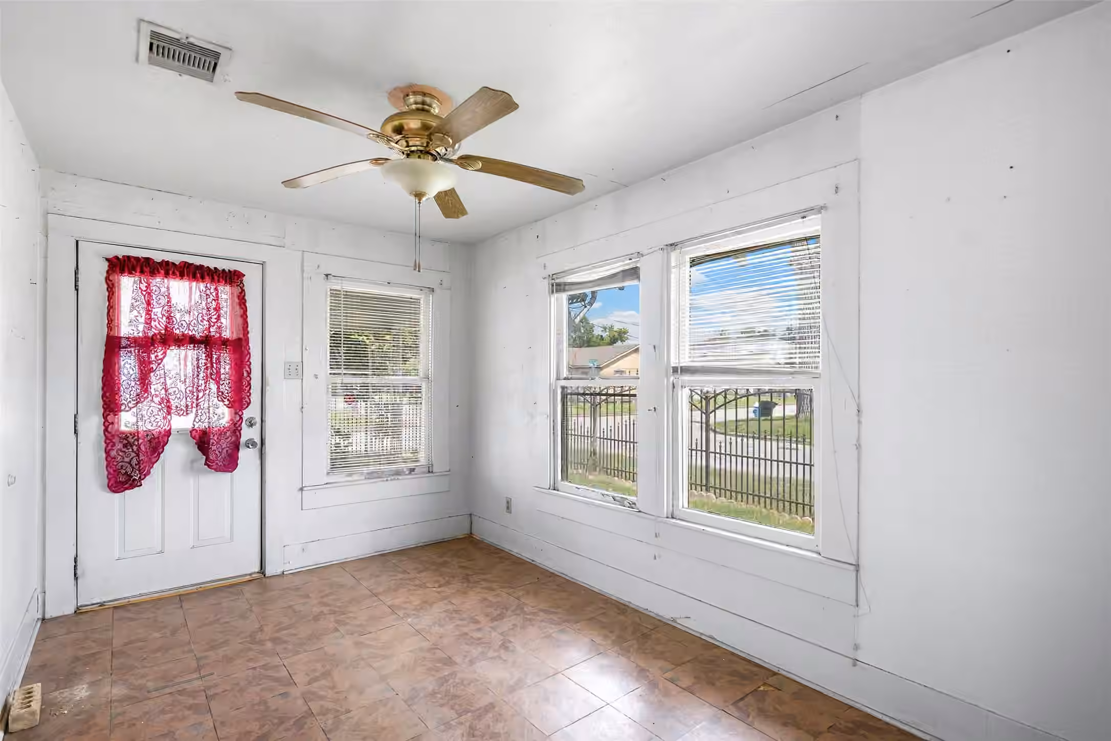 Photo 4 of 4118 Gano Street, Houston, TX