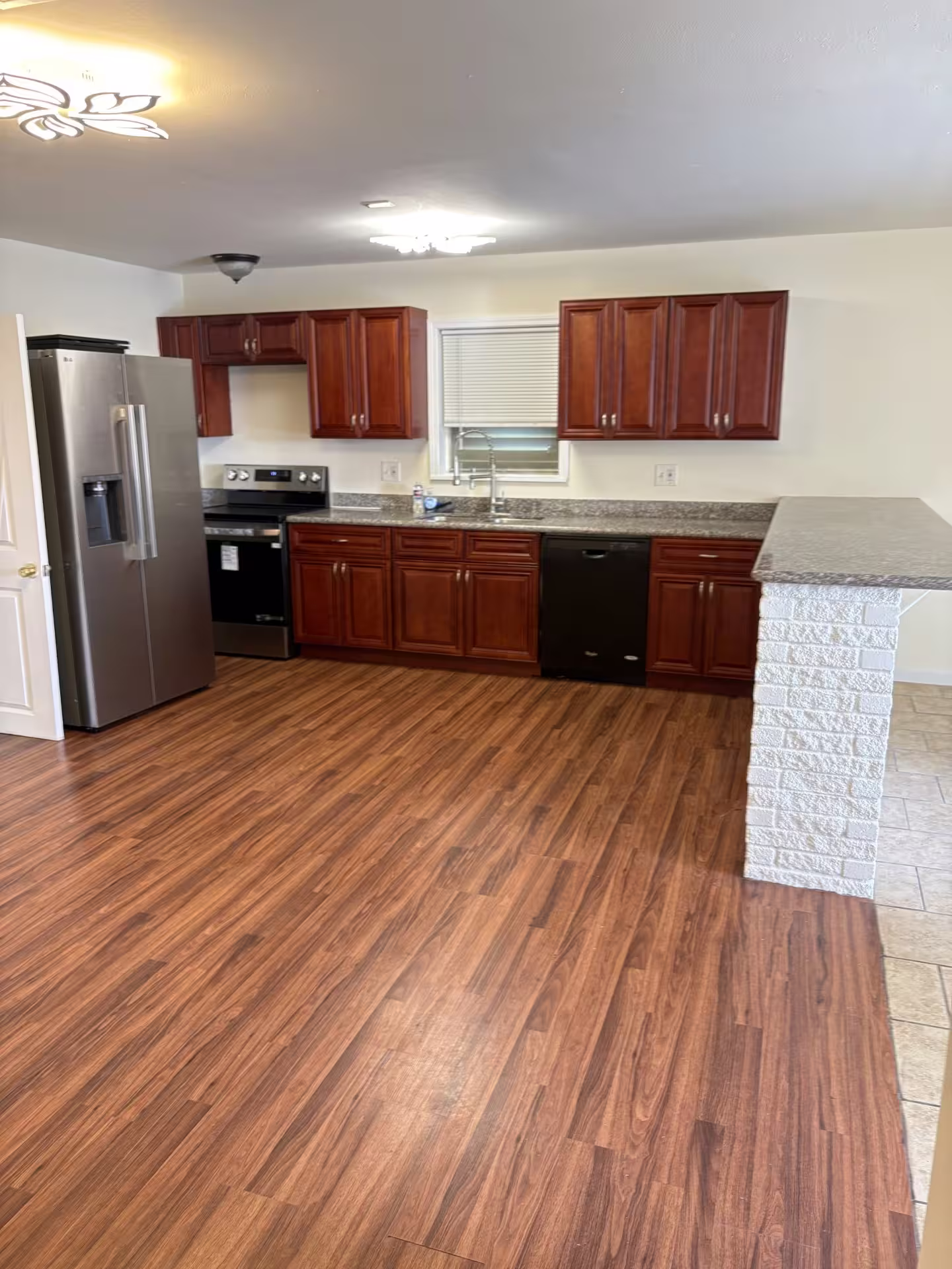 Photo 4 of 7220 Avenue R, Galveston, TX