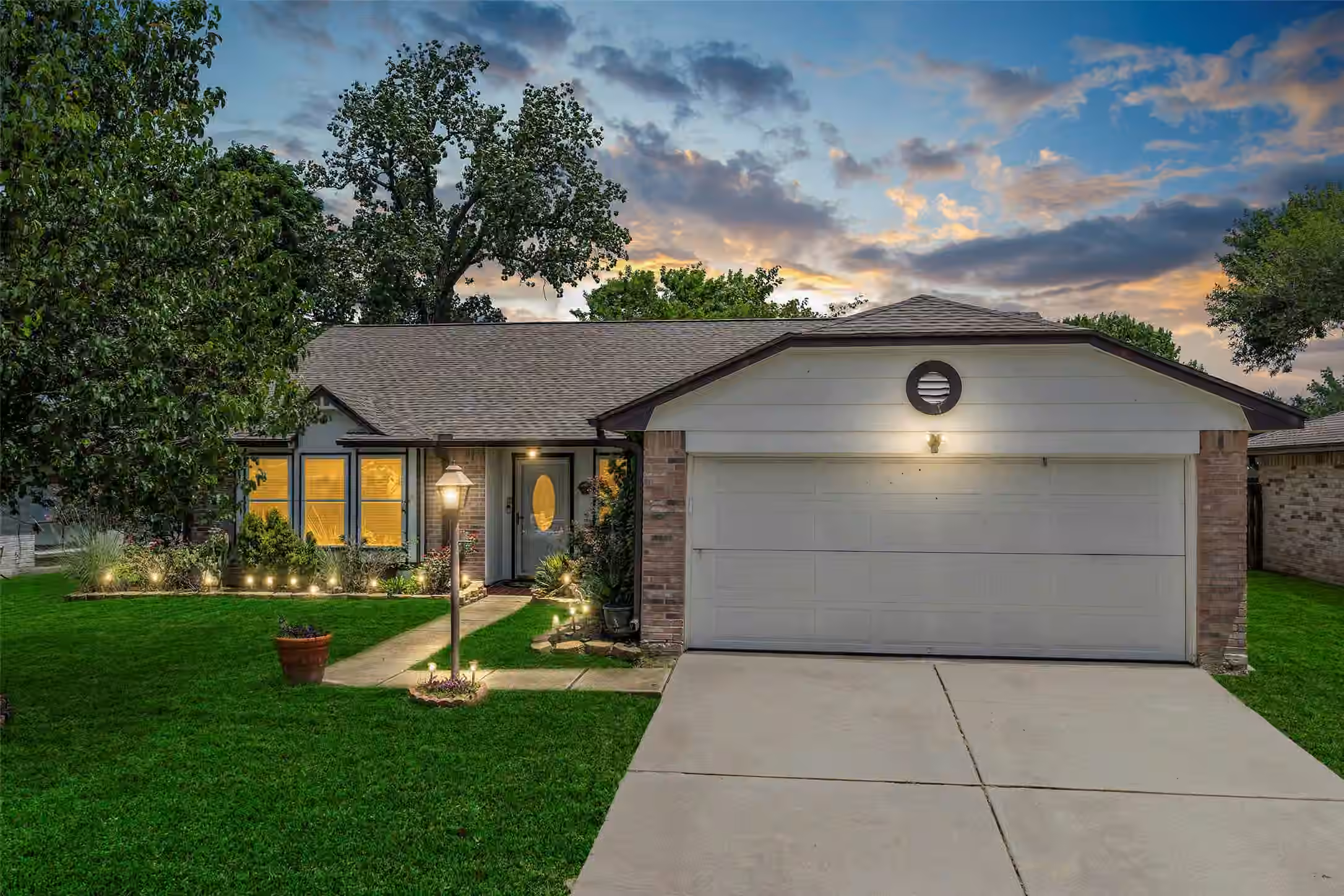 Photo 3 of 16730 Summer Dawn Lane, Houston, TX