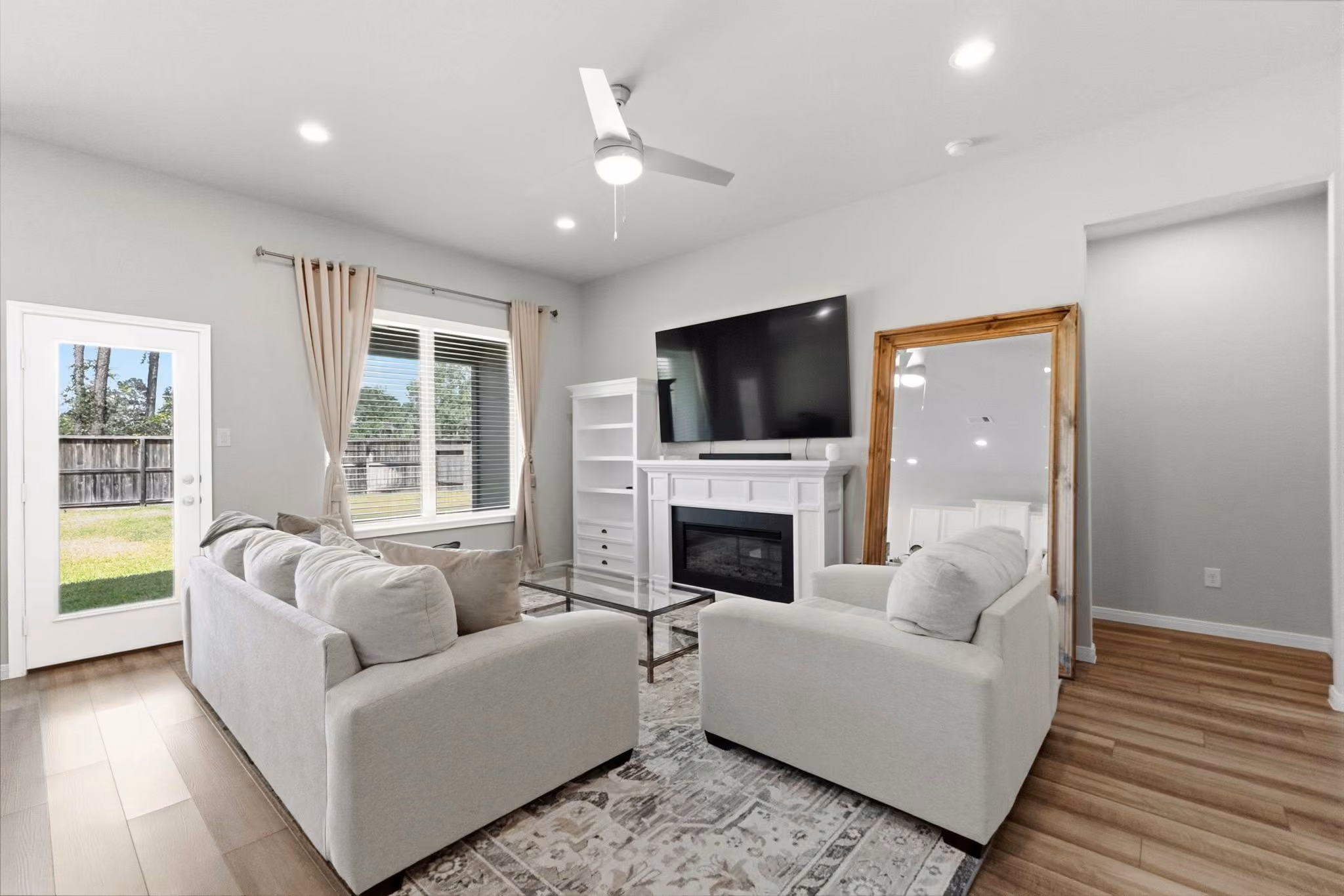 Photo 7 of 14127 Lake Lodge Drive, Conroe, TX