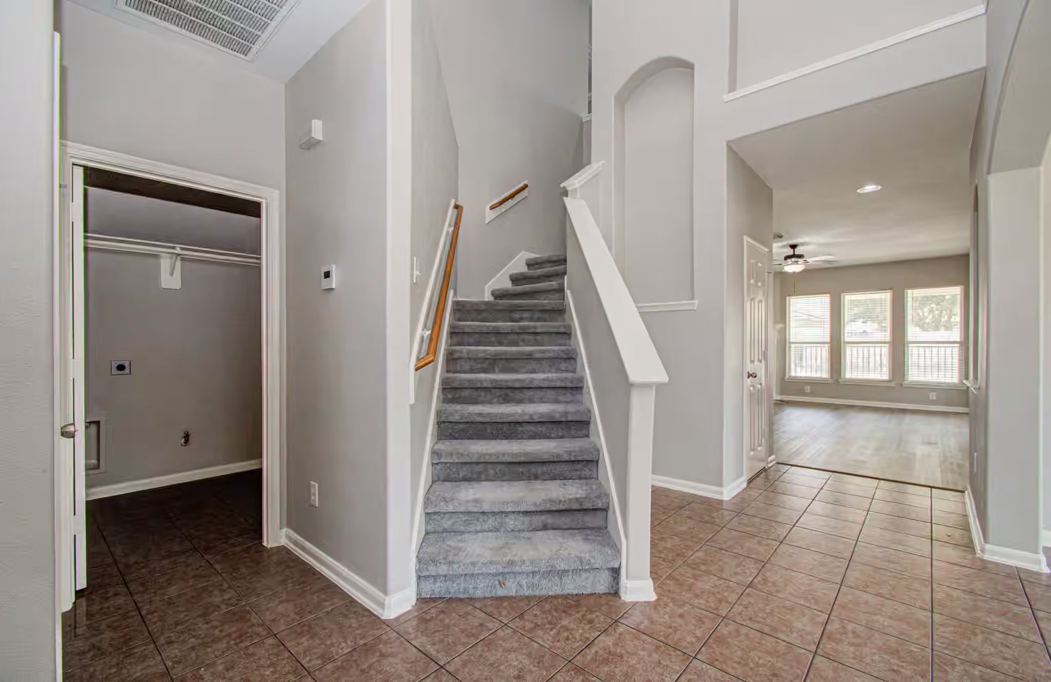 Photo 5 of 6715 Starcroft Court, Spring, TX