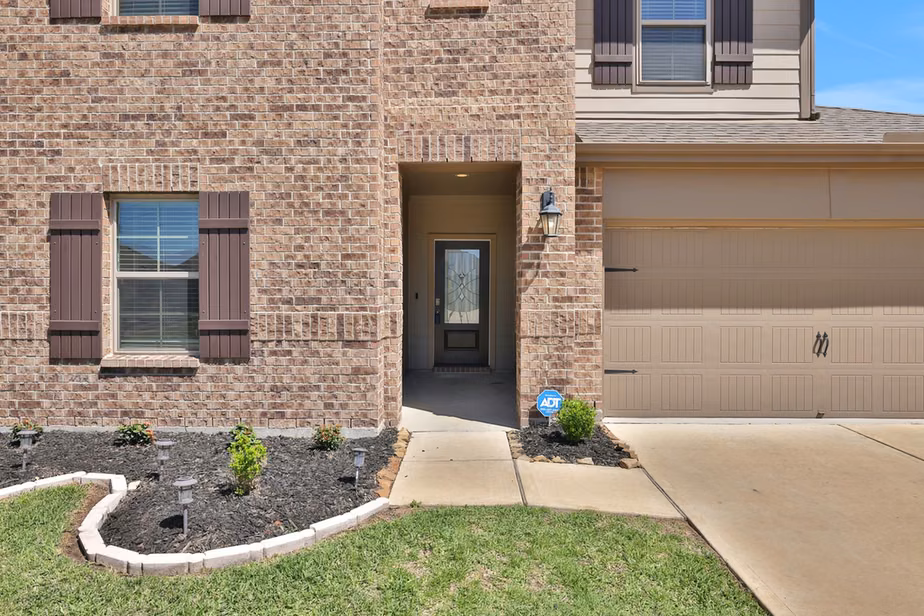 Photo 3 of 3423 Sicily Island Lane, Katy, TX