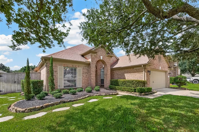Photo 2 of 27203 Kendal Ridge Lane, Cypress, TX