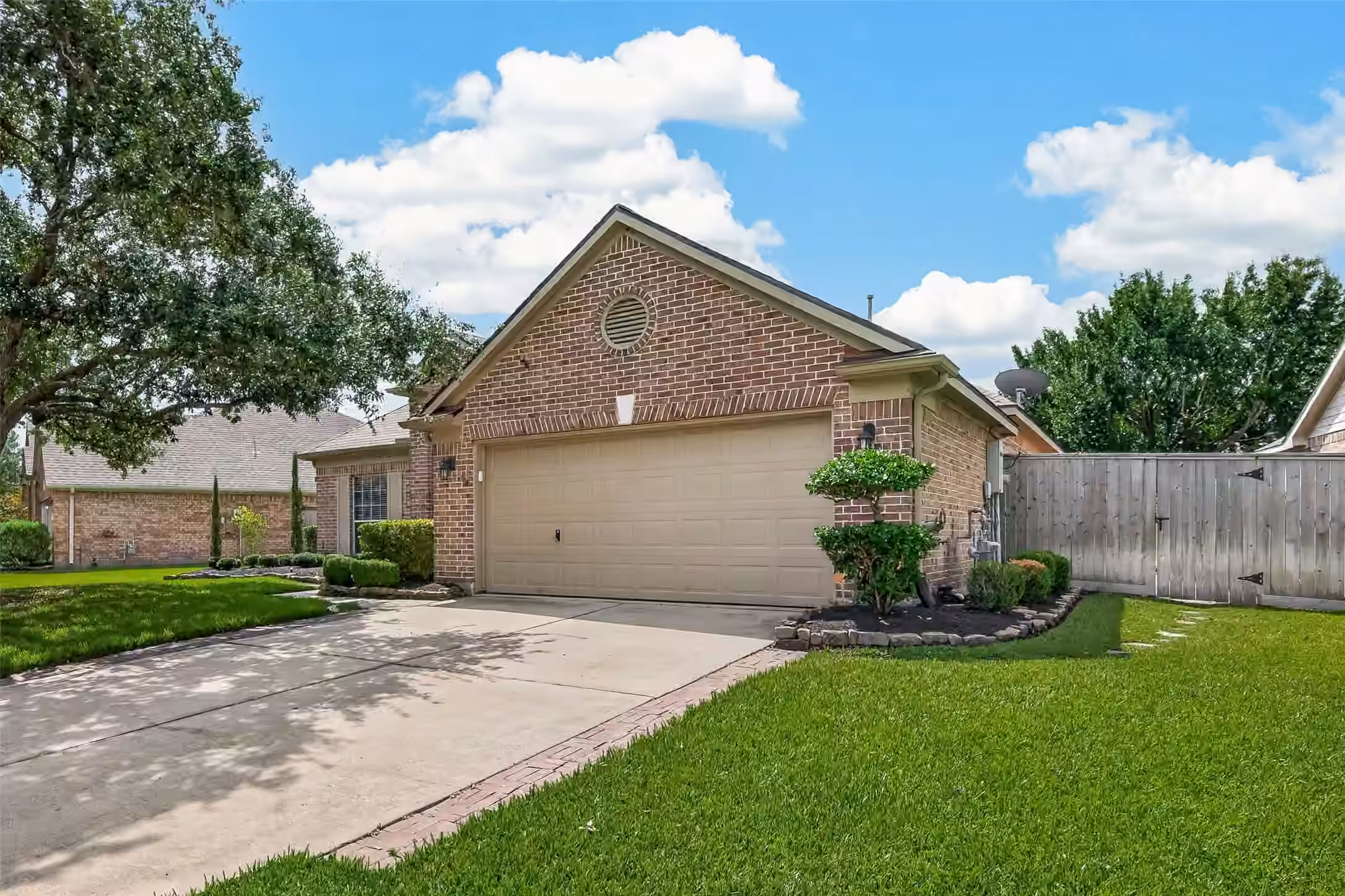 Photo 4 of 27203 Kendal Ridge Lane, Cypress, TX