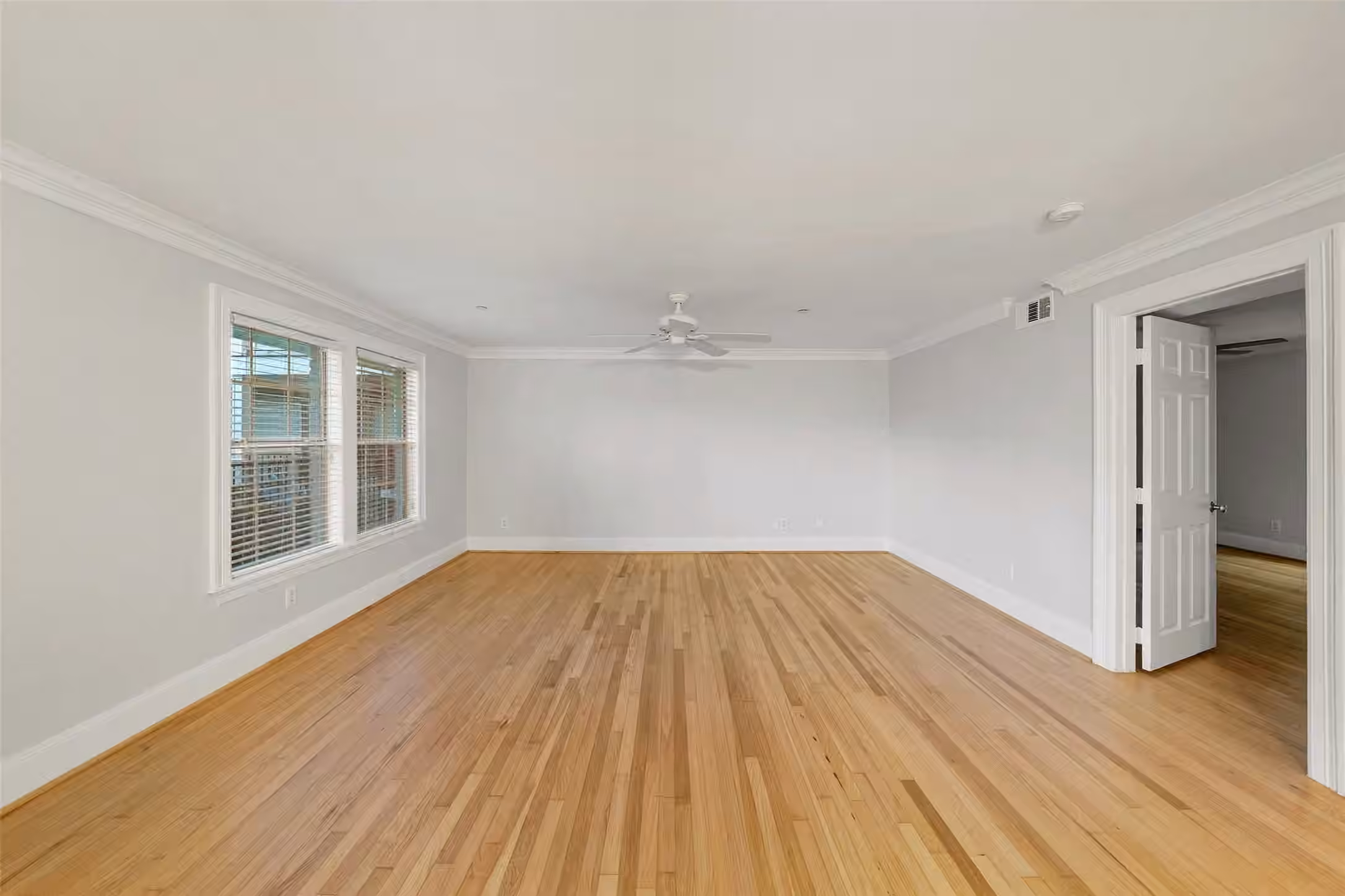 Photo 6 of 1621 Heights Boulevard 3, Houston, TX