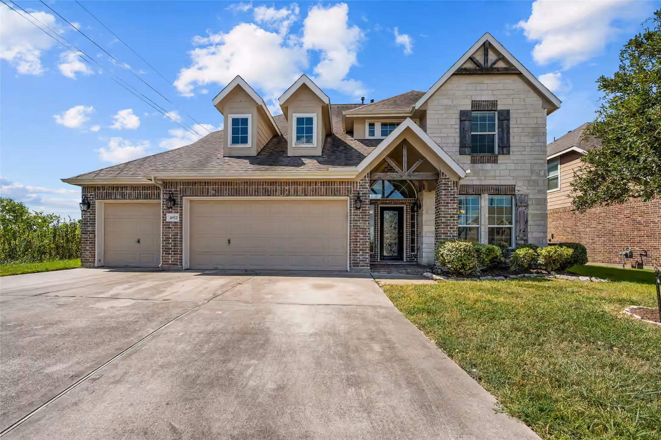 Photo 2 of 4822 Bay Vista Drive, Baytown, TX