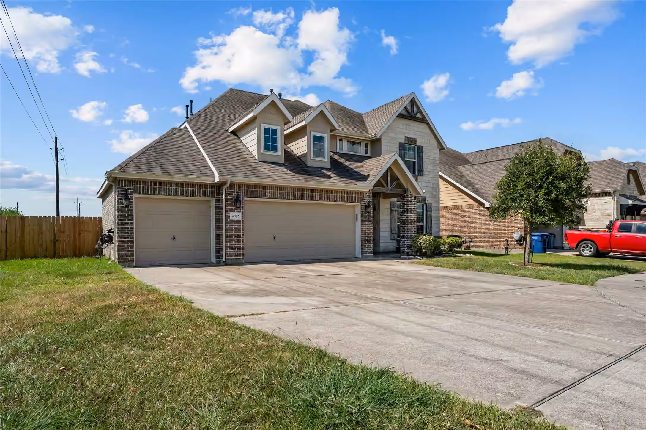 Photo 3 of 4822 Bay Vista Drive, Baytown, TX