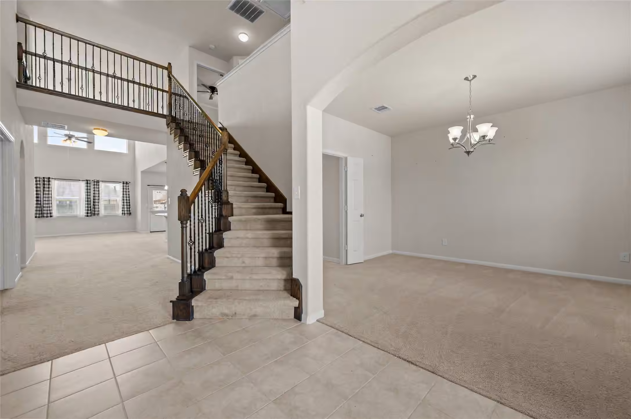 Photo 6 of 4822 Bay Vista Drive, Baytown, TX