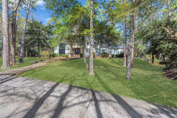 Photo 3 of 10235 Holly Grove, Conroe, TX