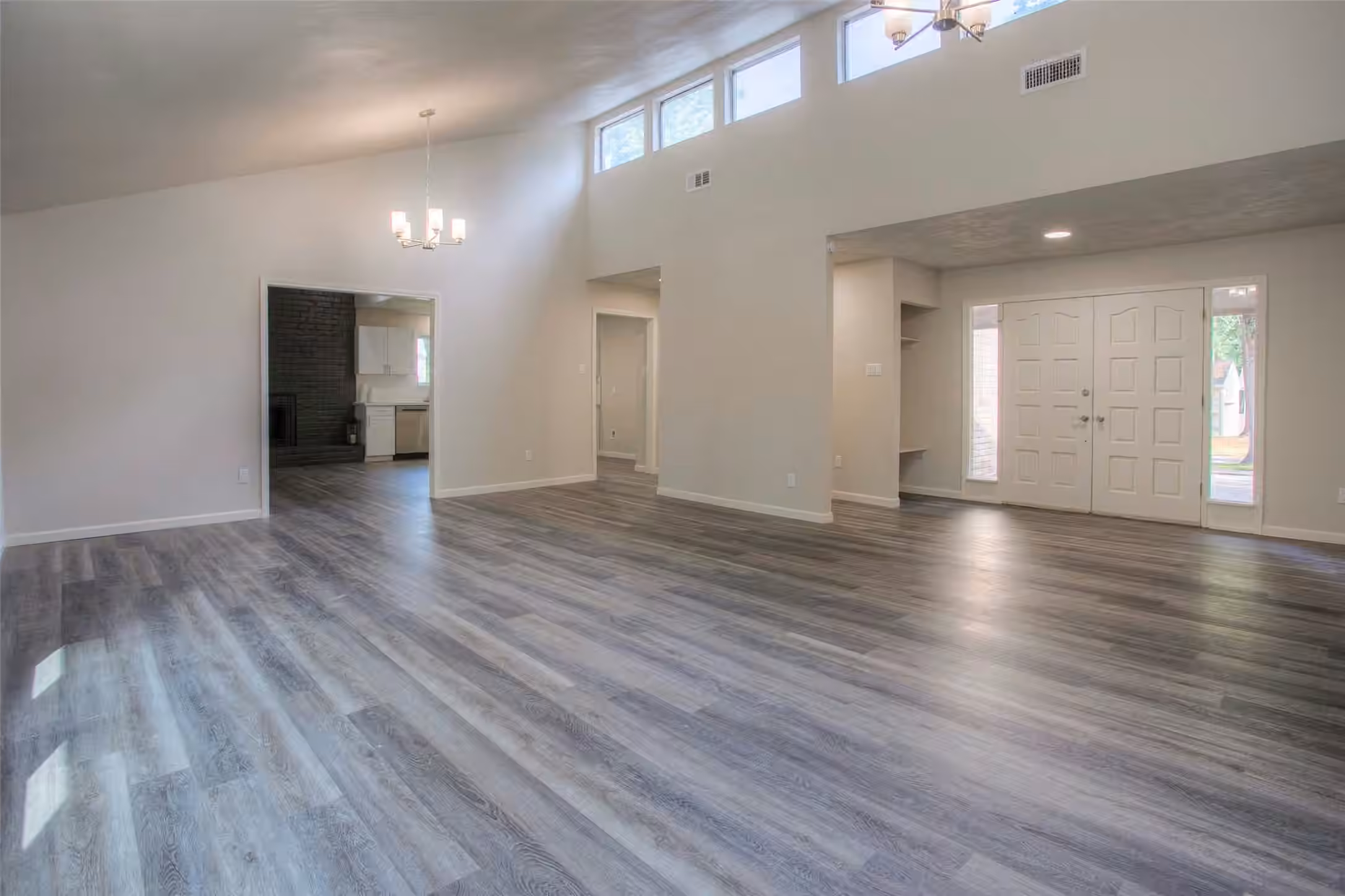 Photo 5 of 24605 Camwood Ct Road, Huntsville, TX