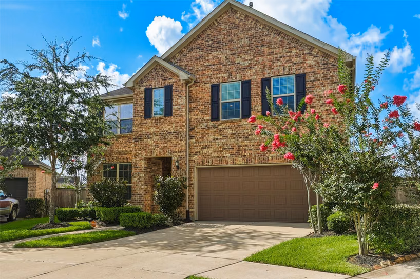 Photo 2 of 11102 Mineral Island Lane, Richmond, TX