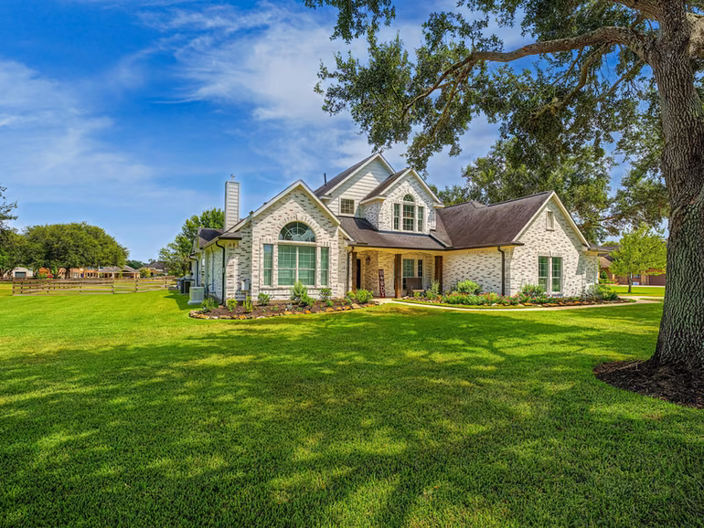 Photo 3 of 4002 Wentworth Drive, Fulshear, TX