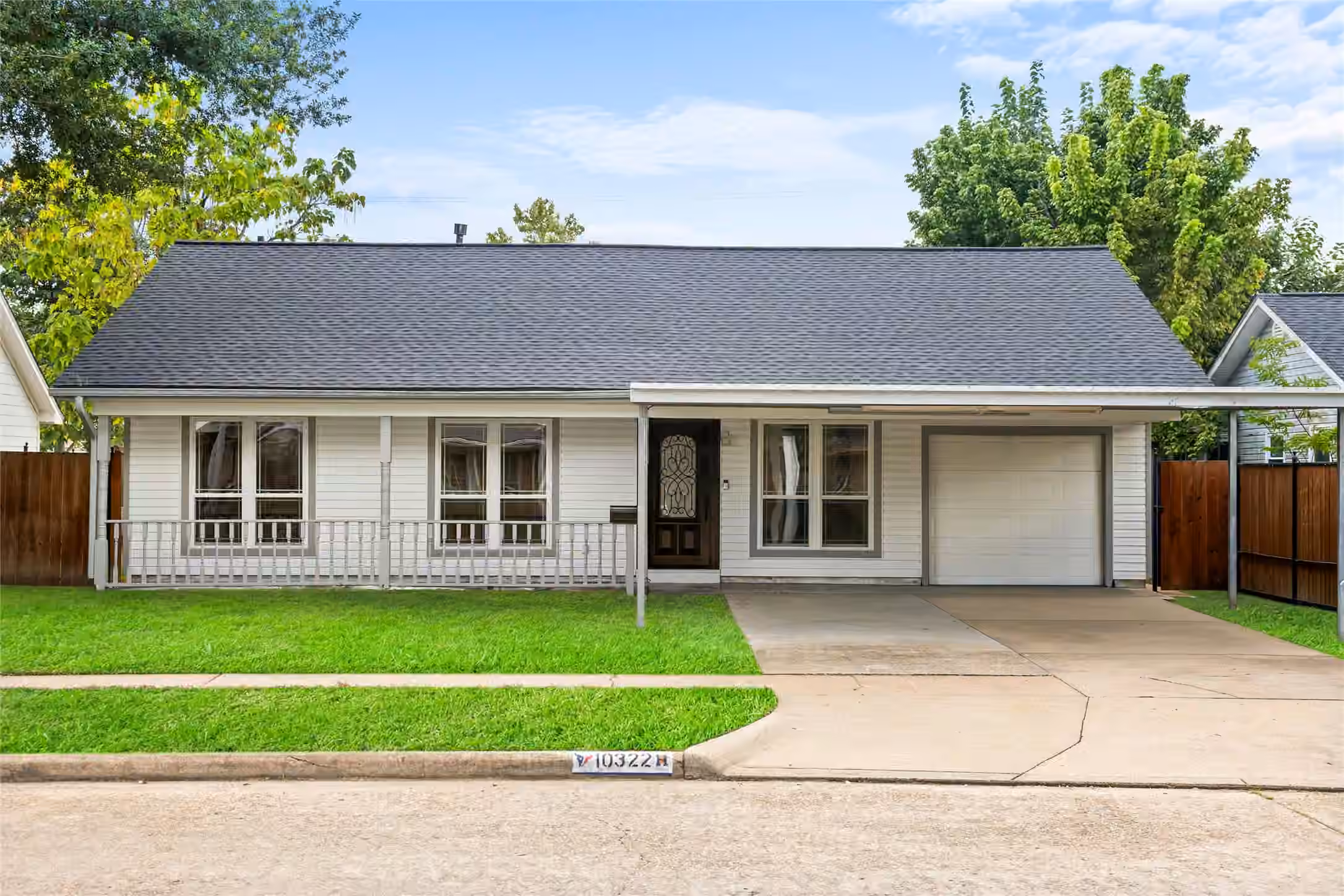 Photo 2 of 10322 Southport Drive, Houston, TX