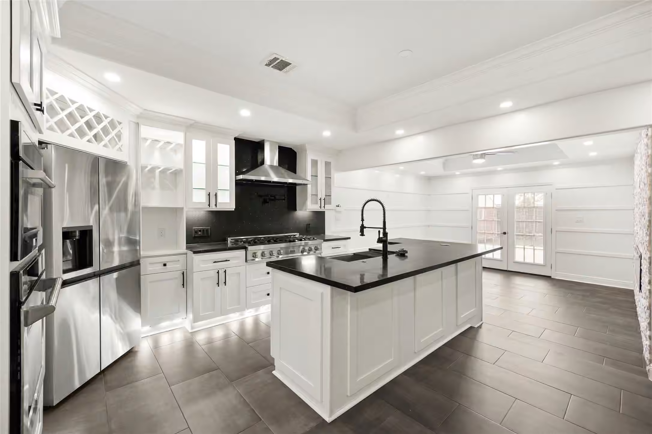 Photo 7 of 10322 Southport Drive, Houston, TX