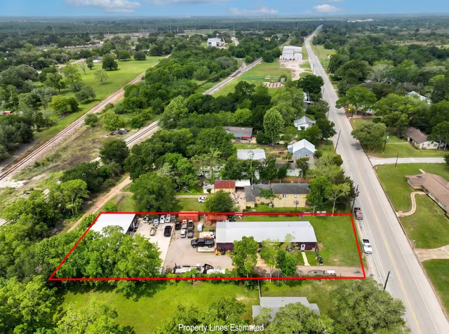 Photo 3 of 518 Columbus Road, Sealy, TX
