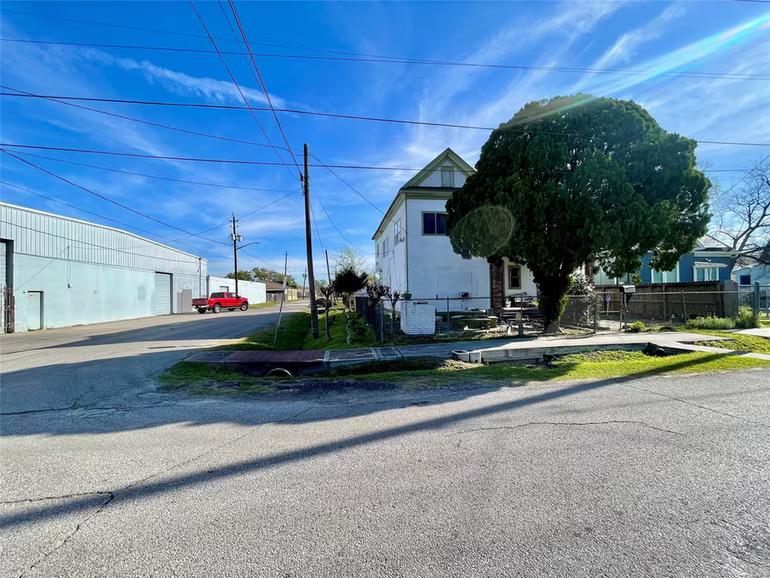 Photo 3 of 3601 Engelke Street, Houston, TX