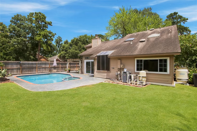 Photo 3 of 5447 Haven Oaks Drive, Houston, TX