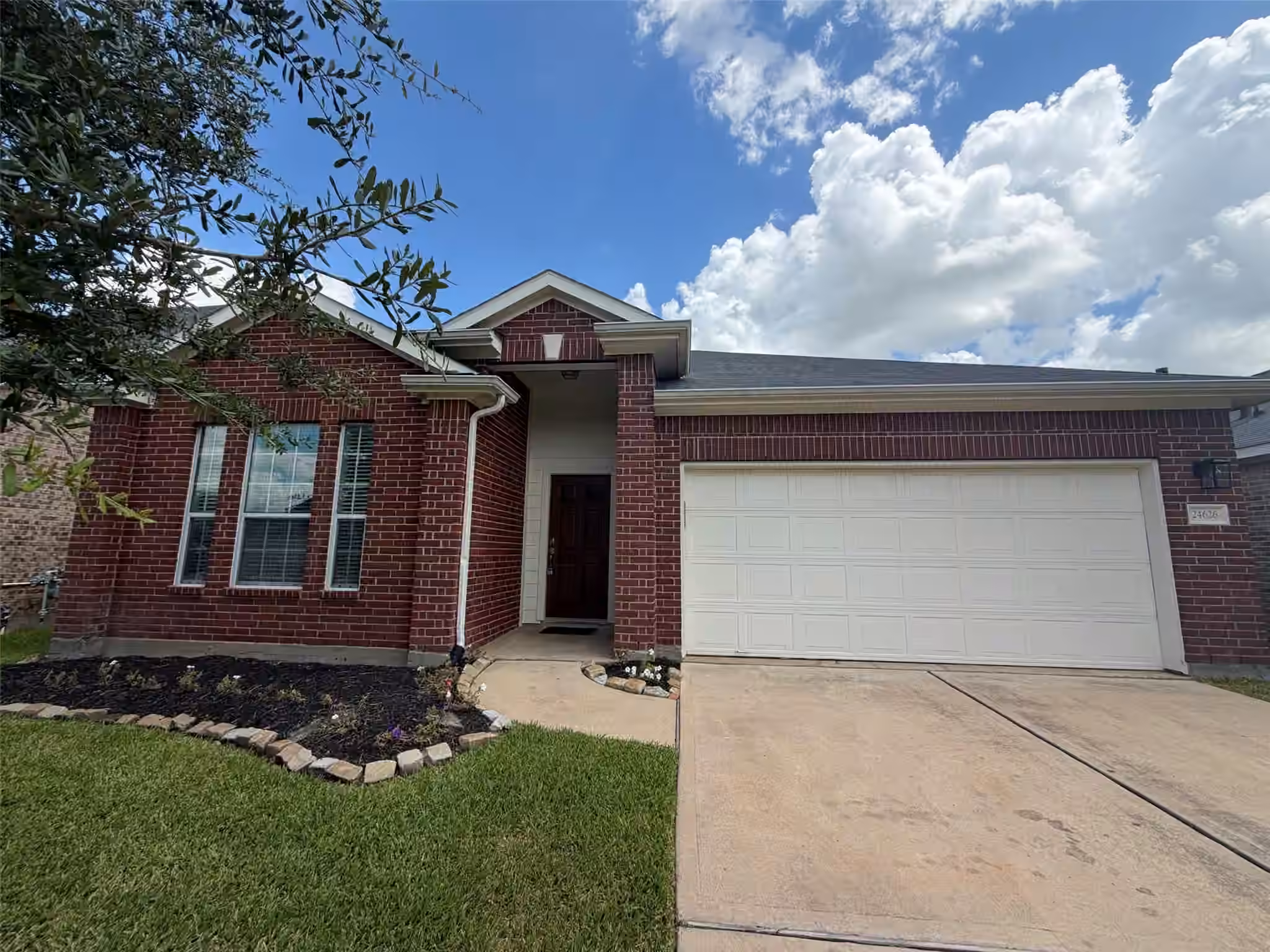 Photo 2 of 24626 Lakecrest Creek Drive, Katy, TX